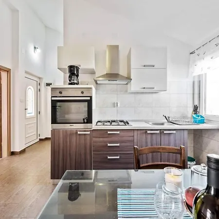 בית נופש Seaside Family Friendly House With A Swimming Pool Razanj, - 19735