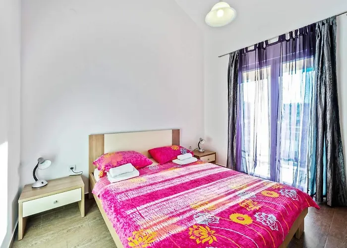 Seaside Family Friendly House With A Swimming Pool Razanj, - 19735 בית נופש *