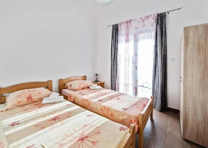 Seaside Family Friendly House With A Swimming Pool Razanj, - 19735 * רוגוזניצה