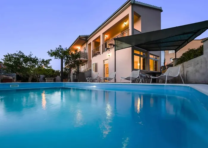 Seaside Family Friendly House With A Swimming Pool Razanj, - 19735 בית נופש