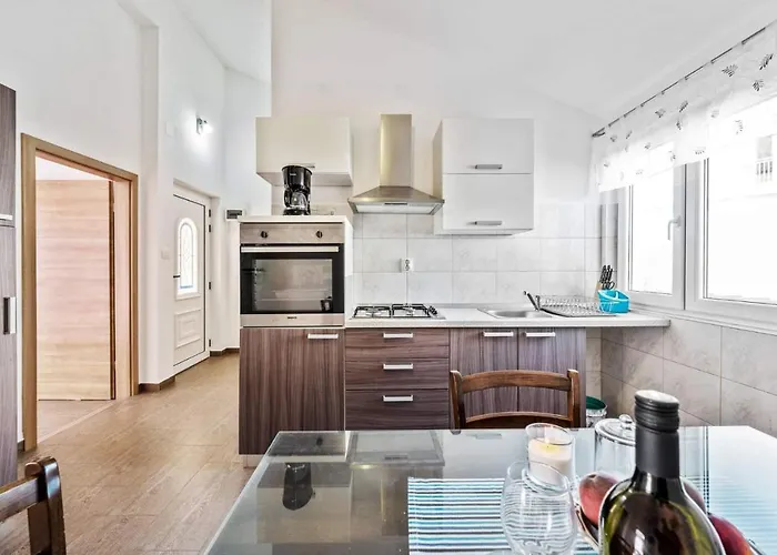 בית נופש Seaside Family Friendly House With A Swimming Pool Razanj, - 19735